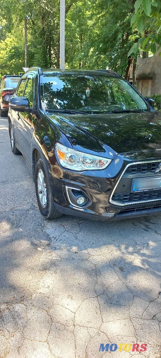 2013' Mitsubishi ASX photo #2