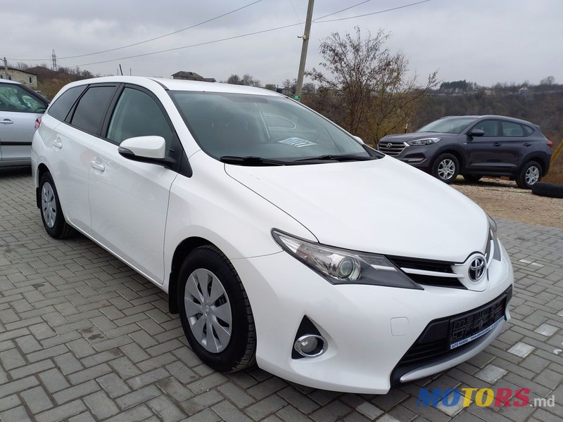 2015' Toyota Auris photo #6