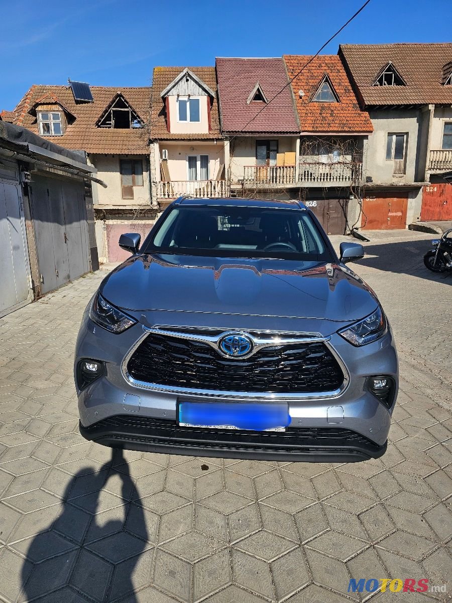 2022' Toyota Highlander photo #3