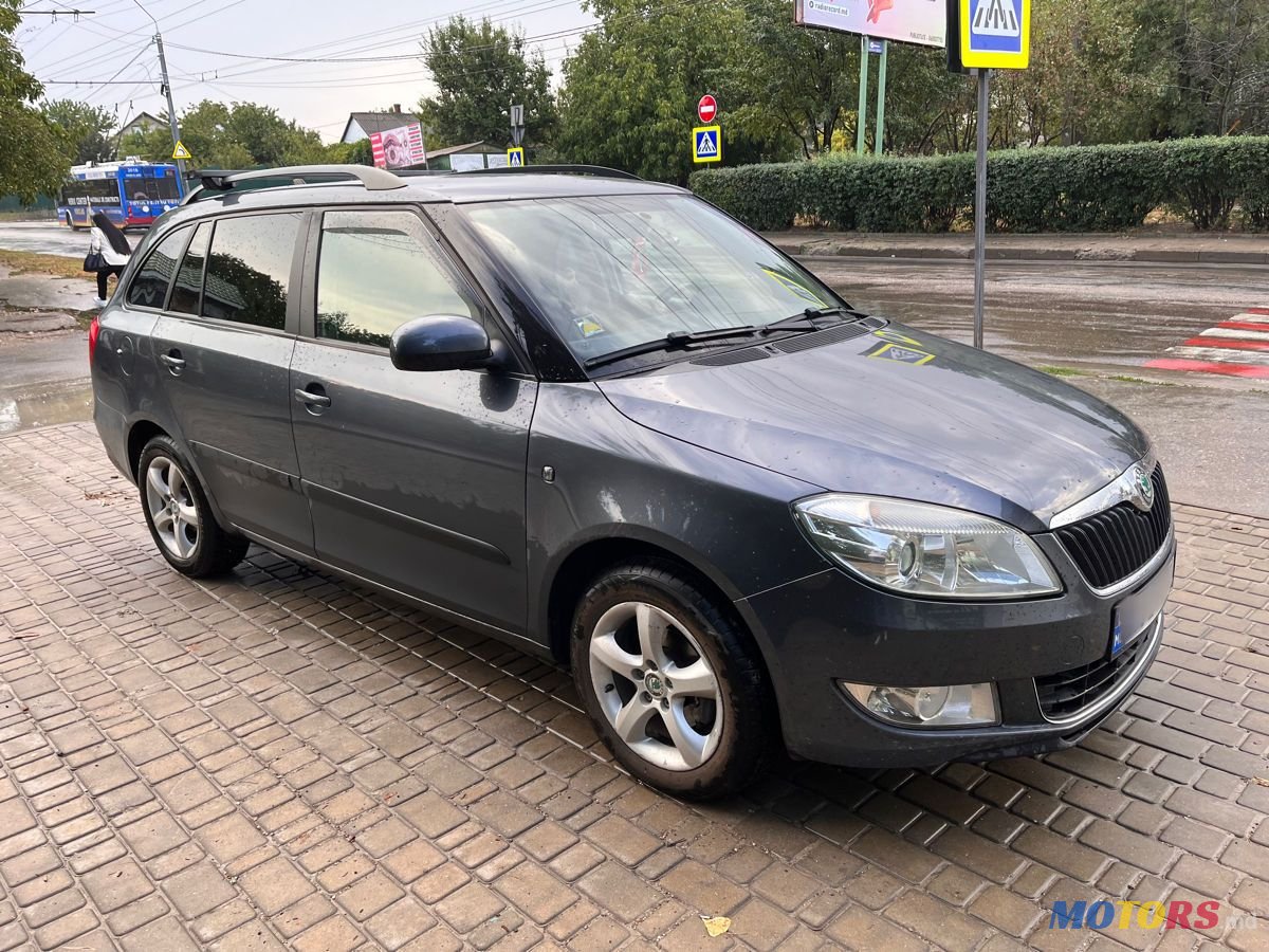 2012' Skoda Fabia photo #1