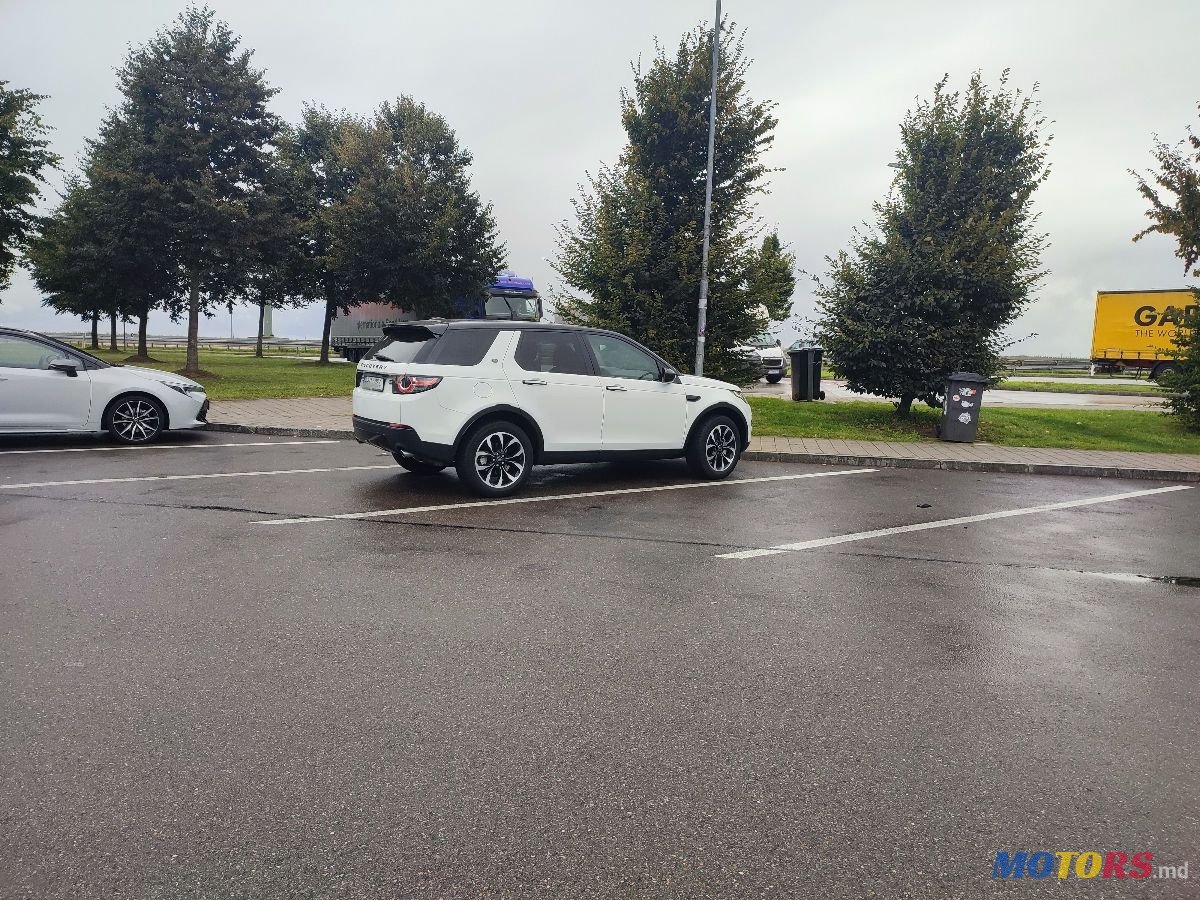 2015' Land Rover Discovery Sport photo #2