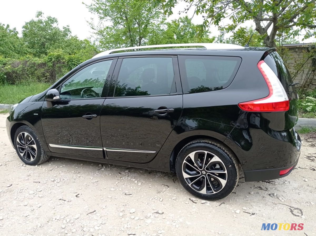 2016' Renault Grand Scenic photo #1