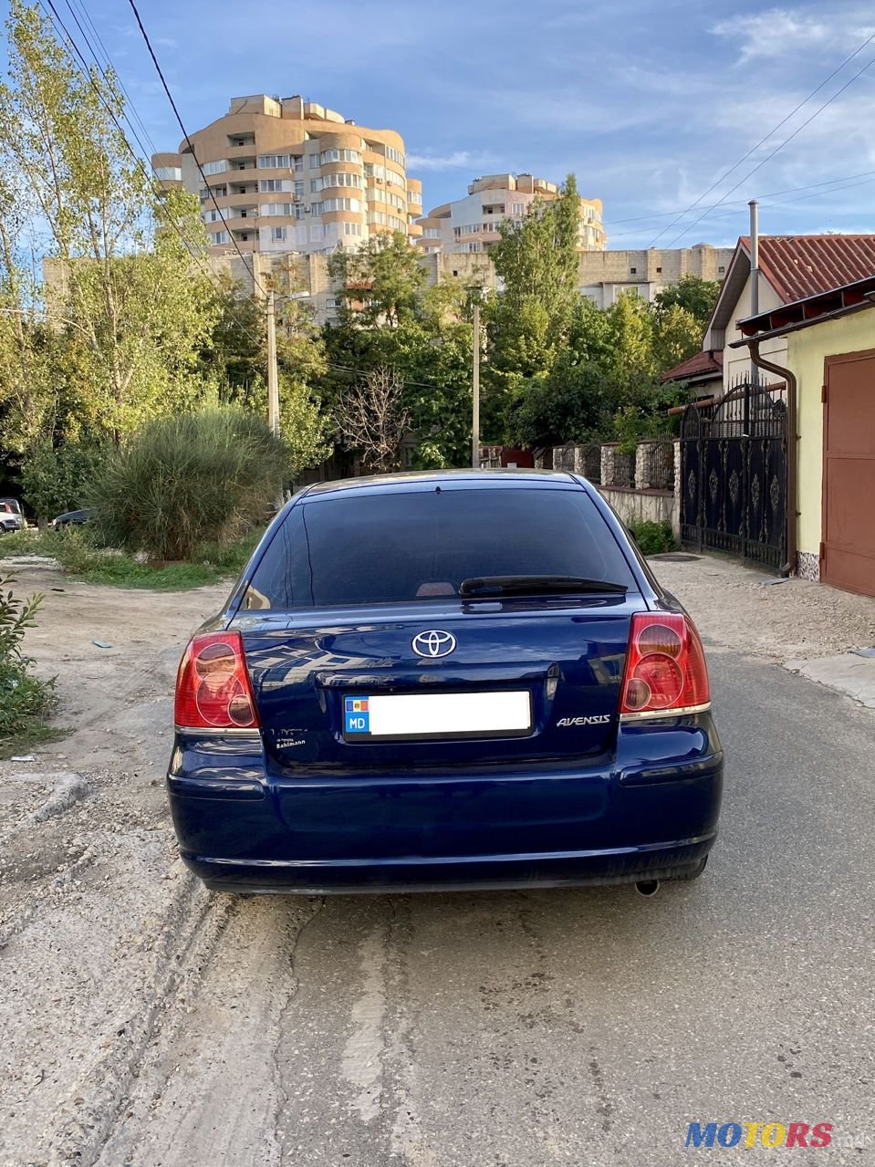 2004' Toyota Avensis photo #4