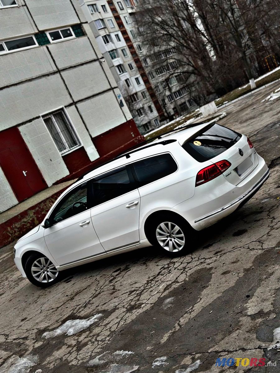 2012' Volkswagen Passat photo #5