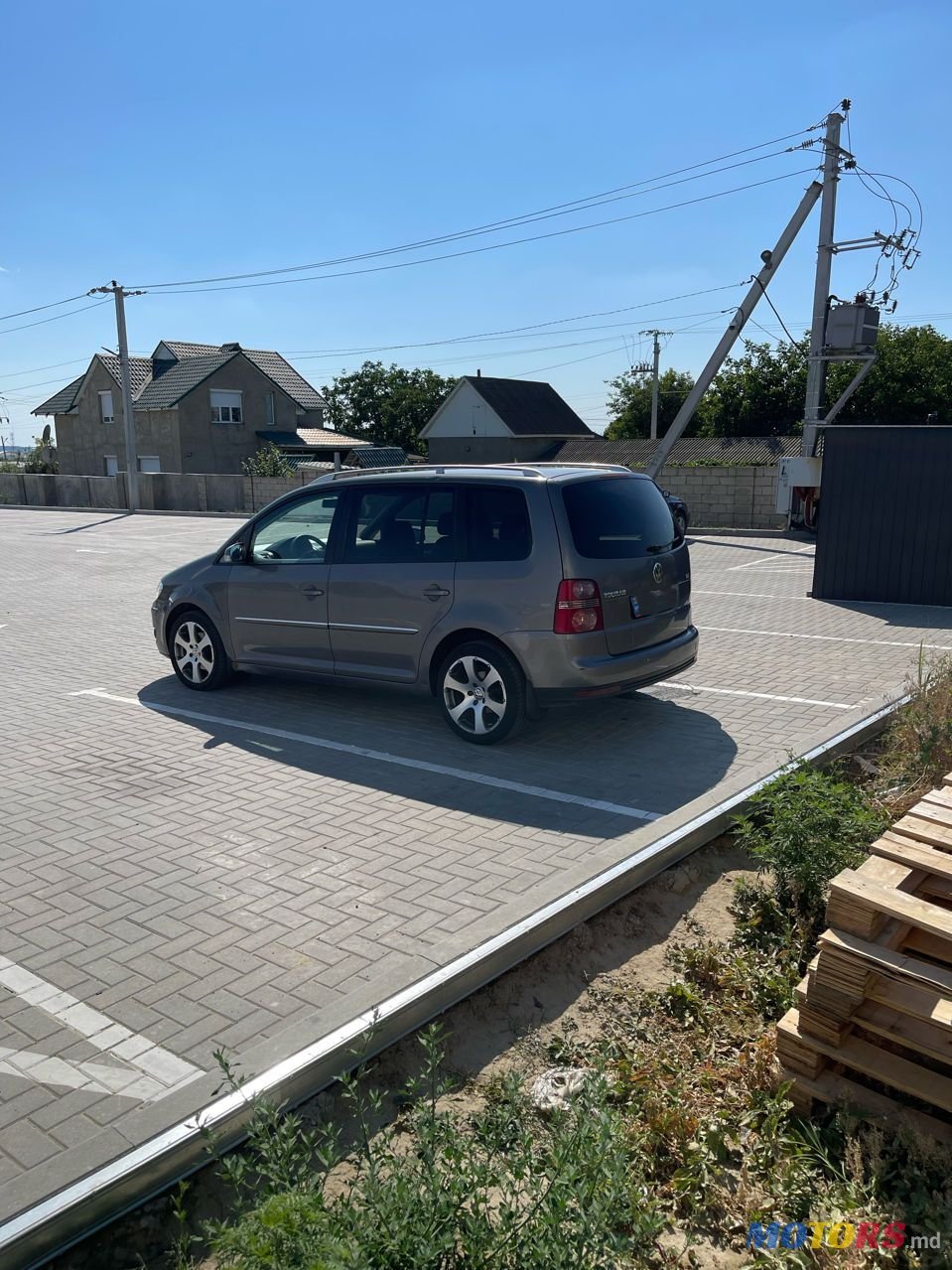 2007' Volkswagen Touran photo #1