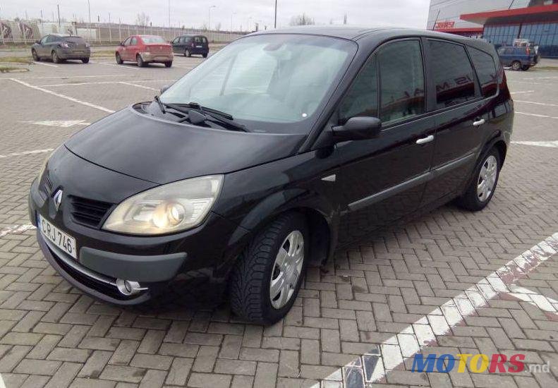 2007' Renault Grand Scenic photo #2