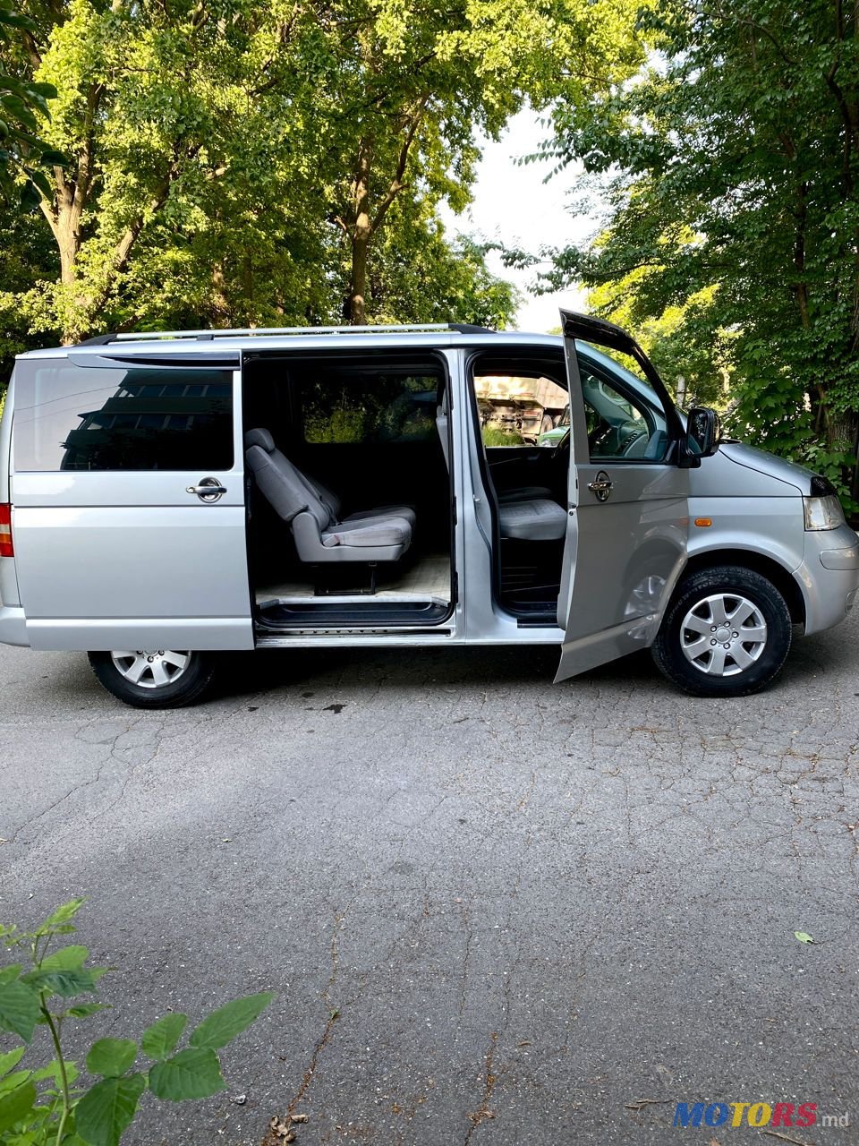 2007' Volkswagen Transporter photo #5