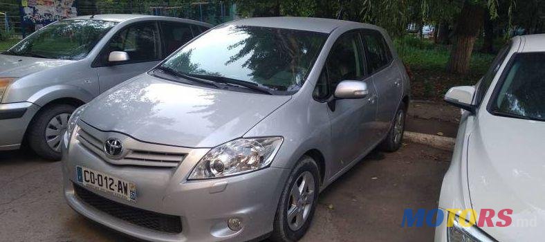 2012' Toyota Auris photo #1