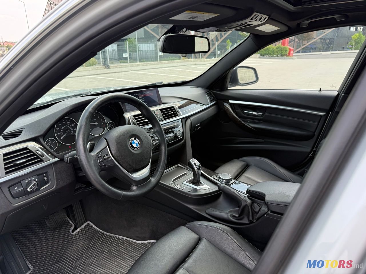 2016' BMW 3 Series photo #6