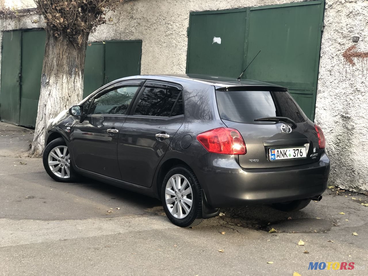 2008' Toyota Auris photo #2