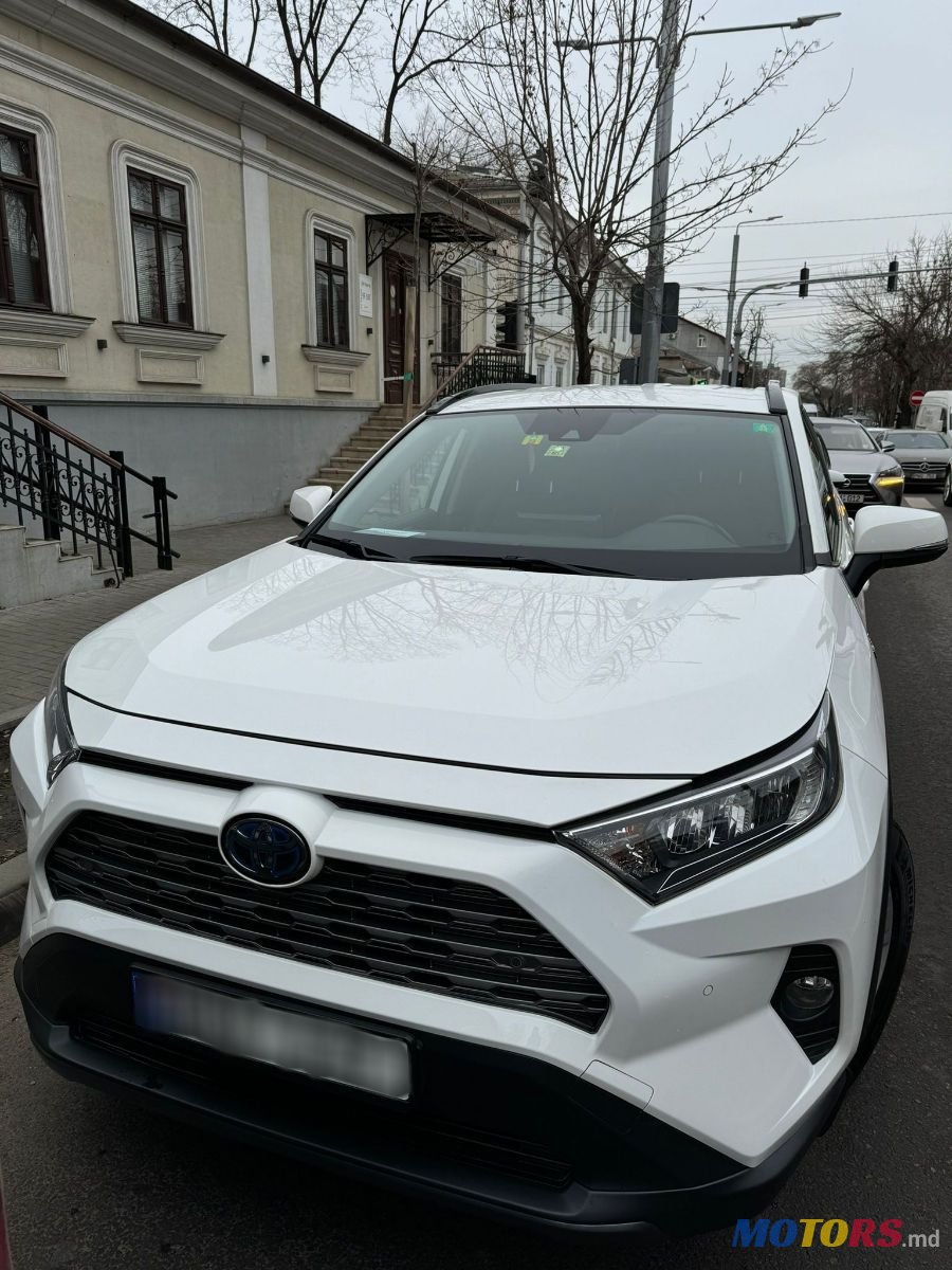 2019' Toyota RAV4 photo #1