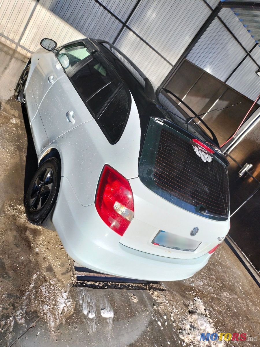 2008' Skoda Fabia photo #1