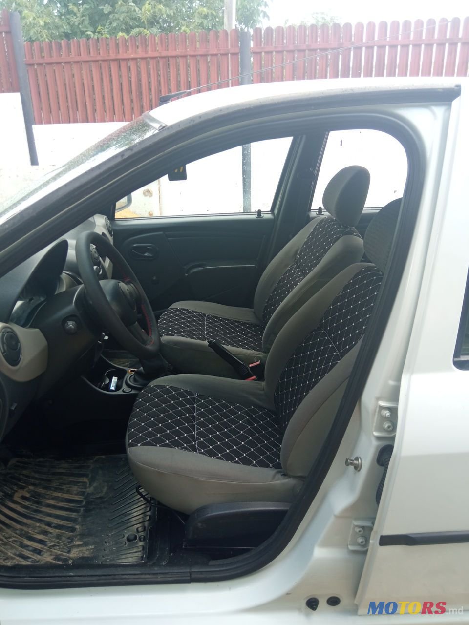 2009' Dacia Logan photo #5