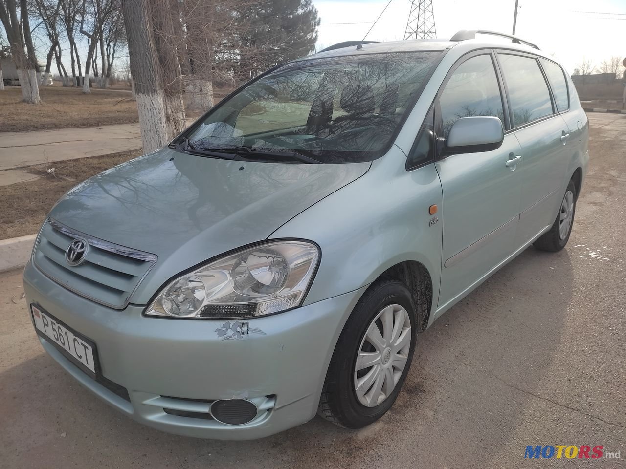 2004' Toyota Avensis Verso photo #6