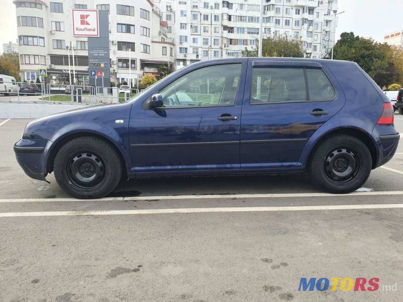 2002' Volkswagen Golf photo #3