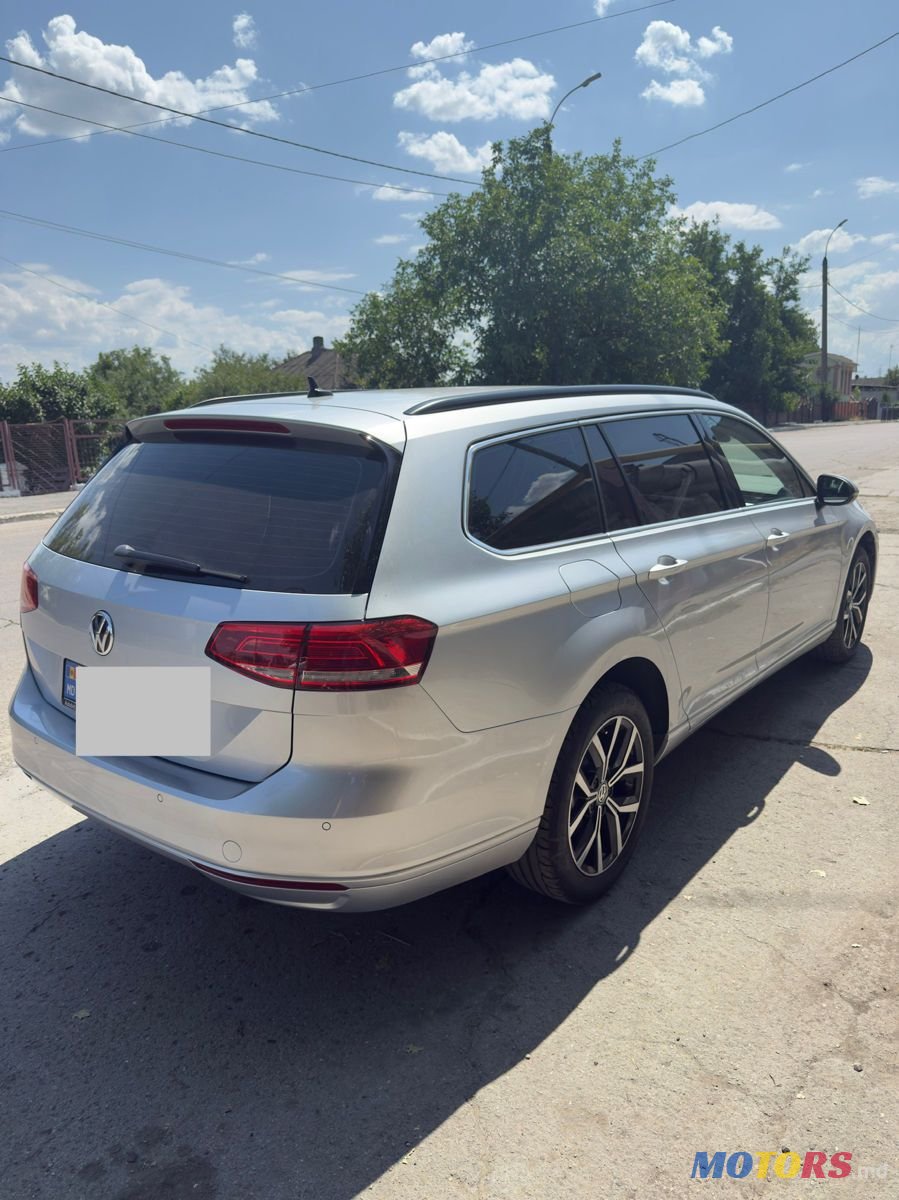 2017' Volkswagen Passat photo #5