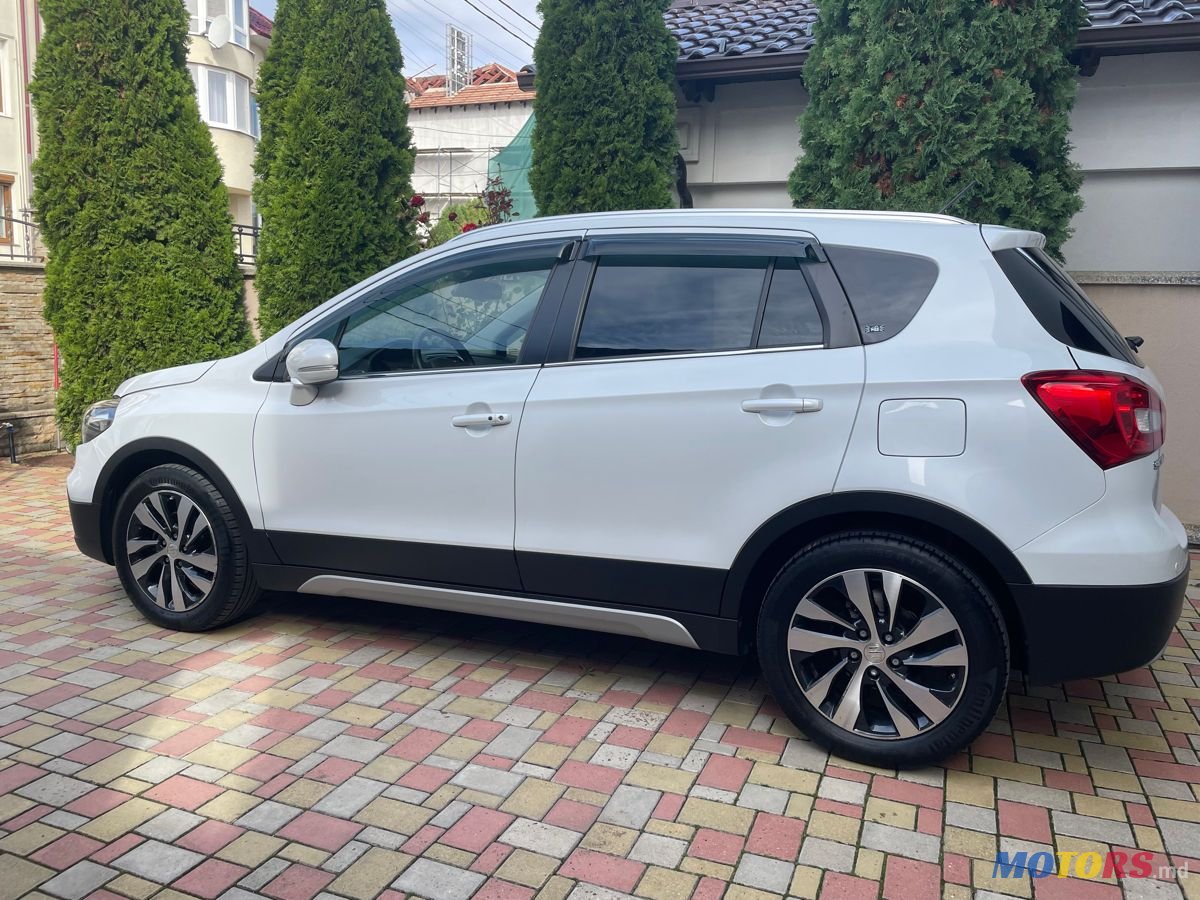 2019' Suzuki SX4 photo #3