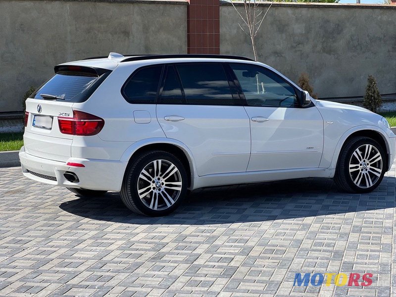 2011' BMW X5 photo #2