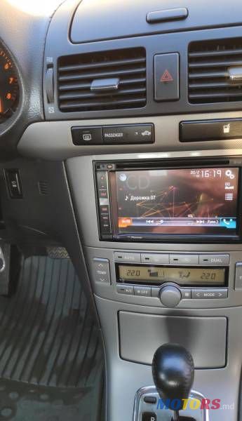 2007' Toyota Avensis photo #5