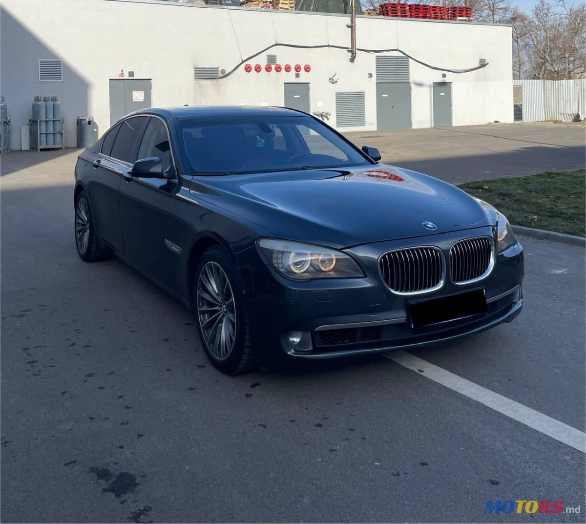 2011' BMW 7 Series photo #1