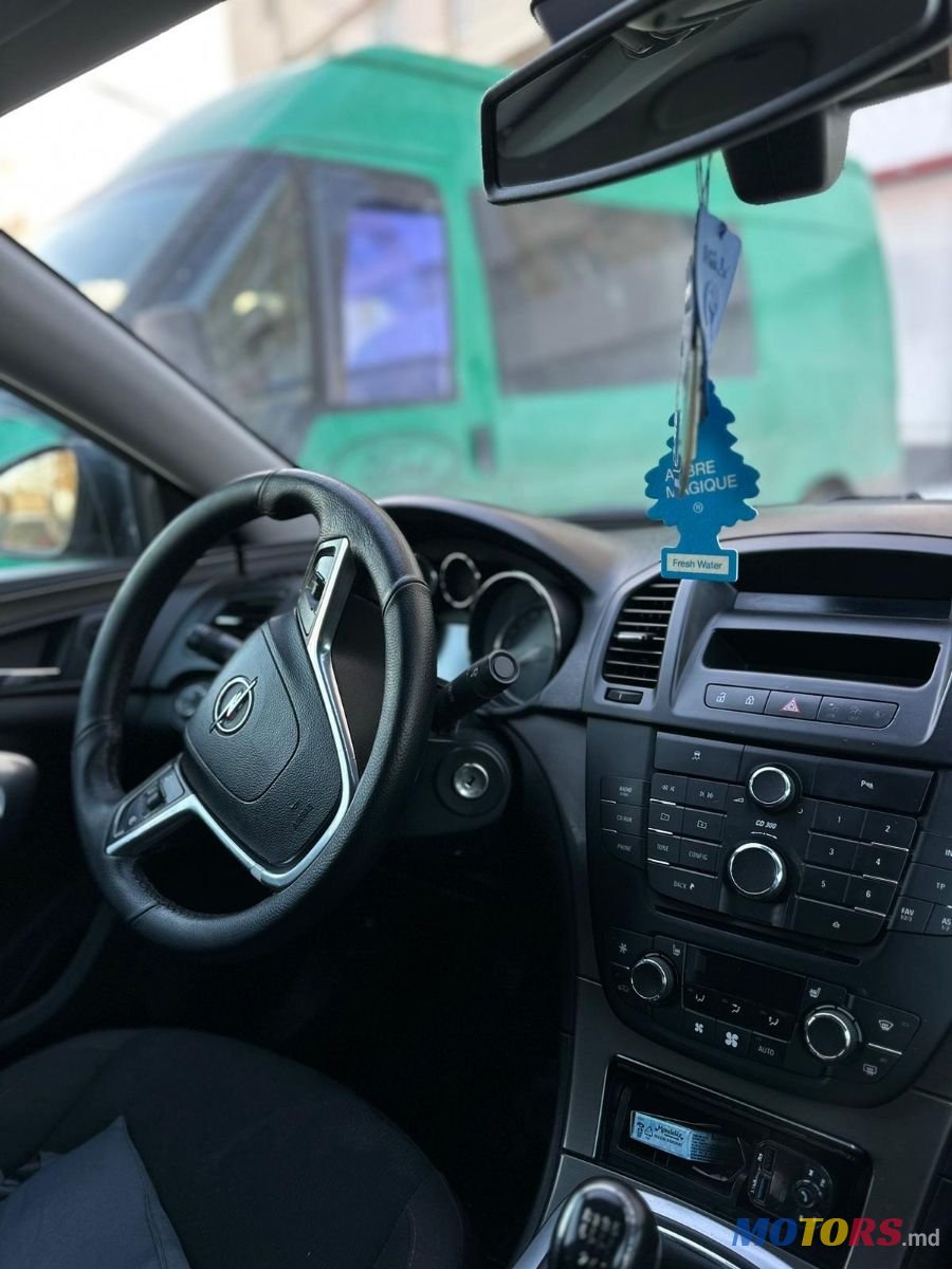 2010' Opel Insignia photo #6