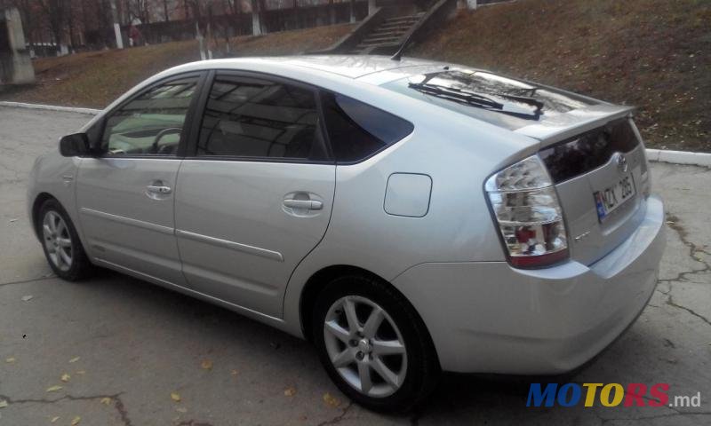 2006' Toyota Prius photo #2
