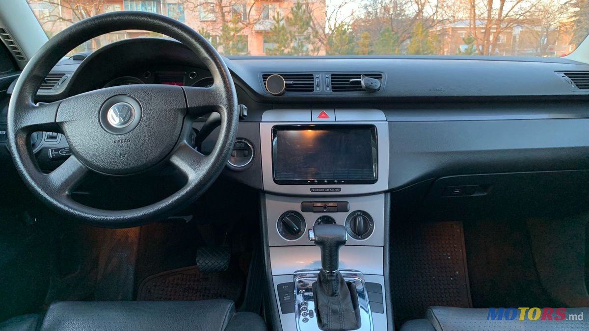 2006' Volkswagen Passat photo #6