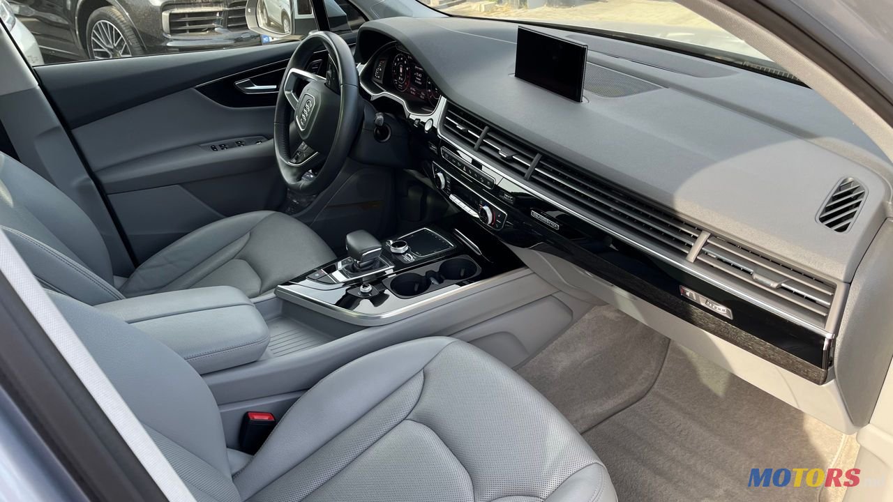 2018' Audi Q7 photo #6