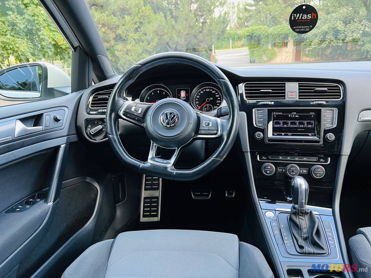 2013' Volkswagen Golf photo #5