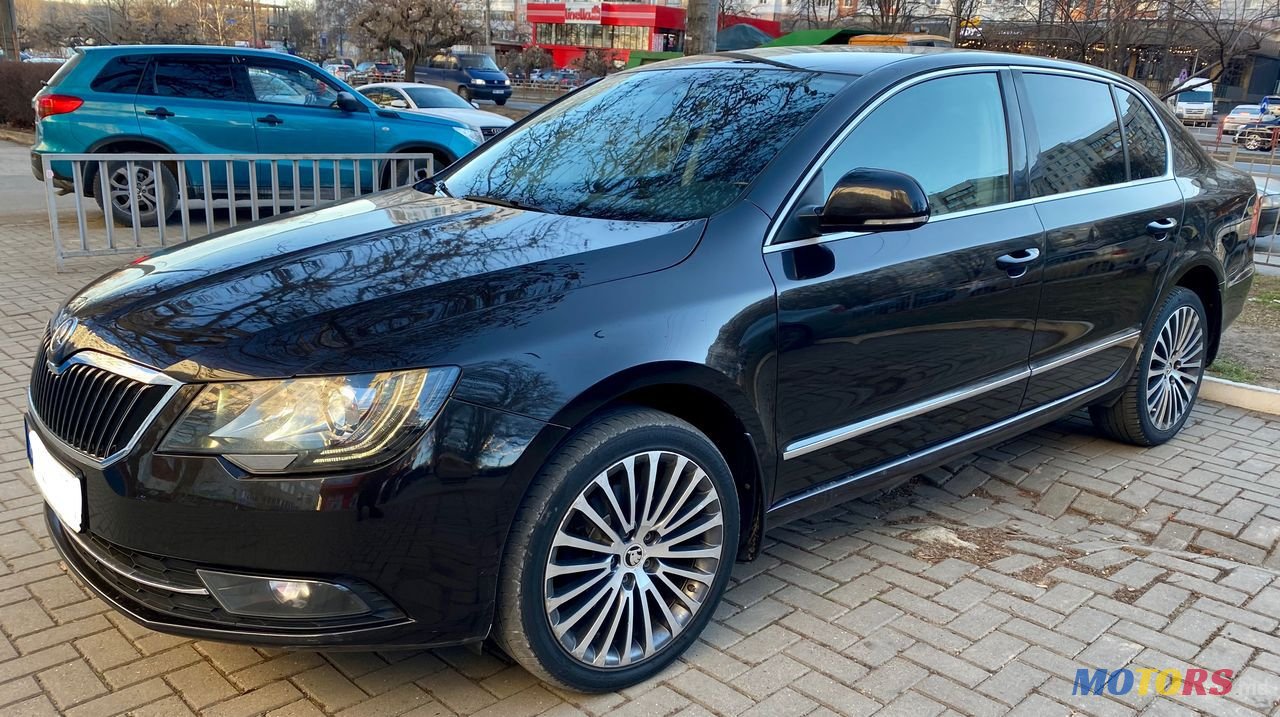 2013' Skoda Superb photo #2