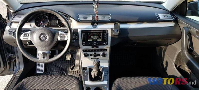 2014' Volkswagen Passat photo #2