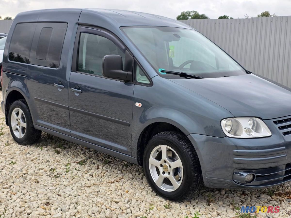 2009' Volkswagen Caddy photo #1