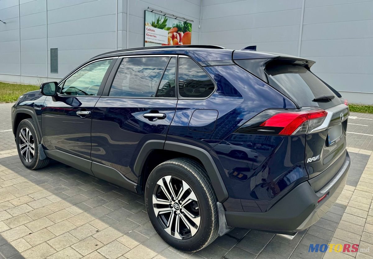 2019' Toyota RAV4 photo #3