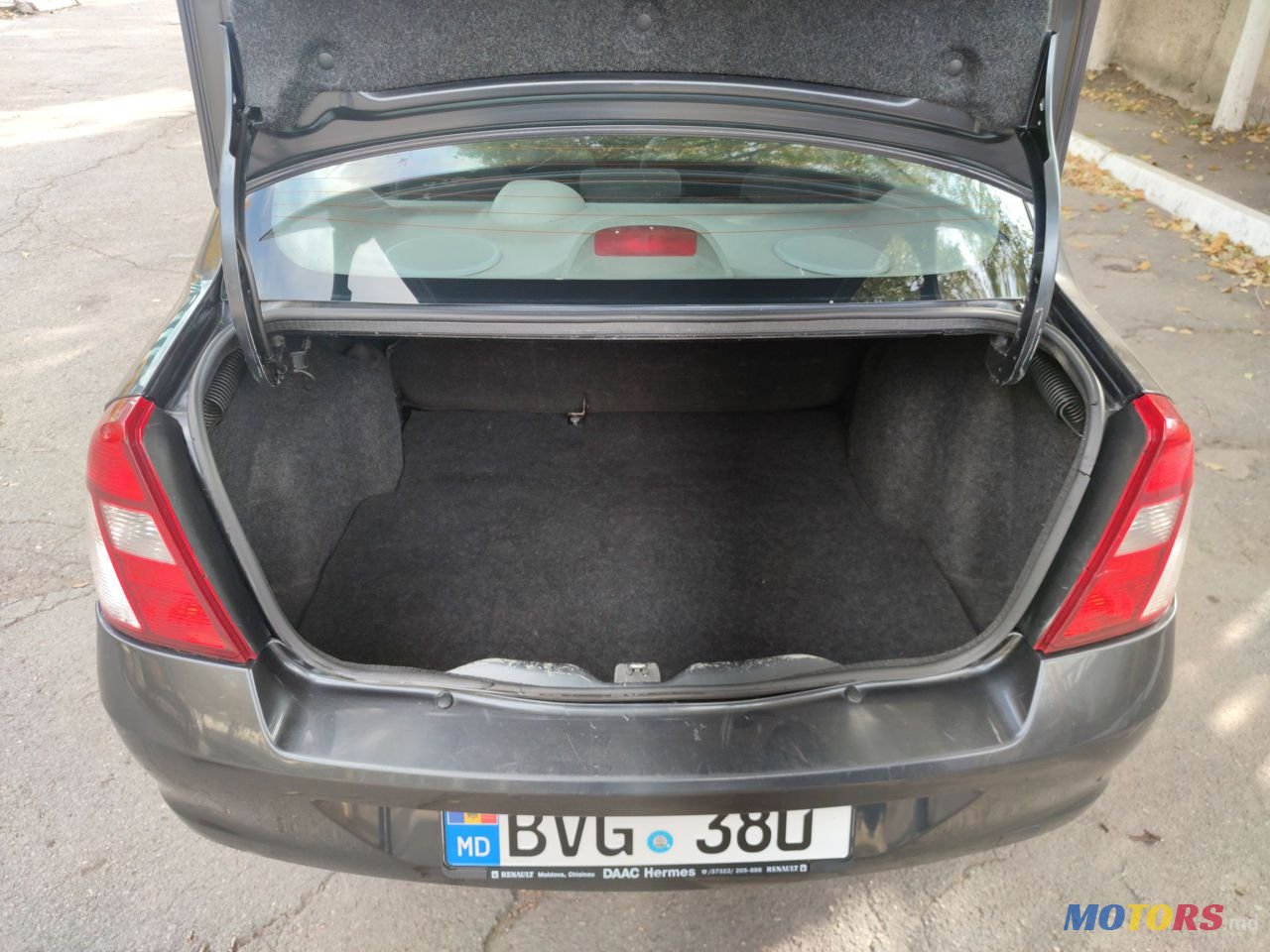 2006' Renault Clio Symbol photo #2