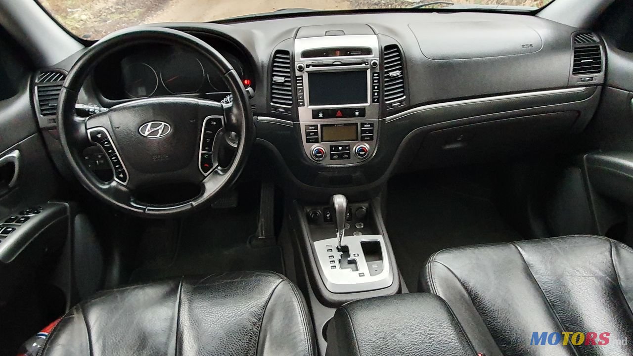 2010' Hyundai Santa Fe photo #6