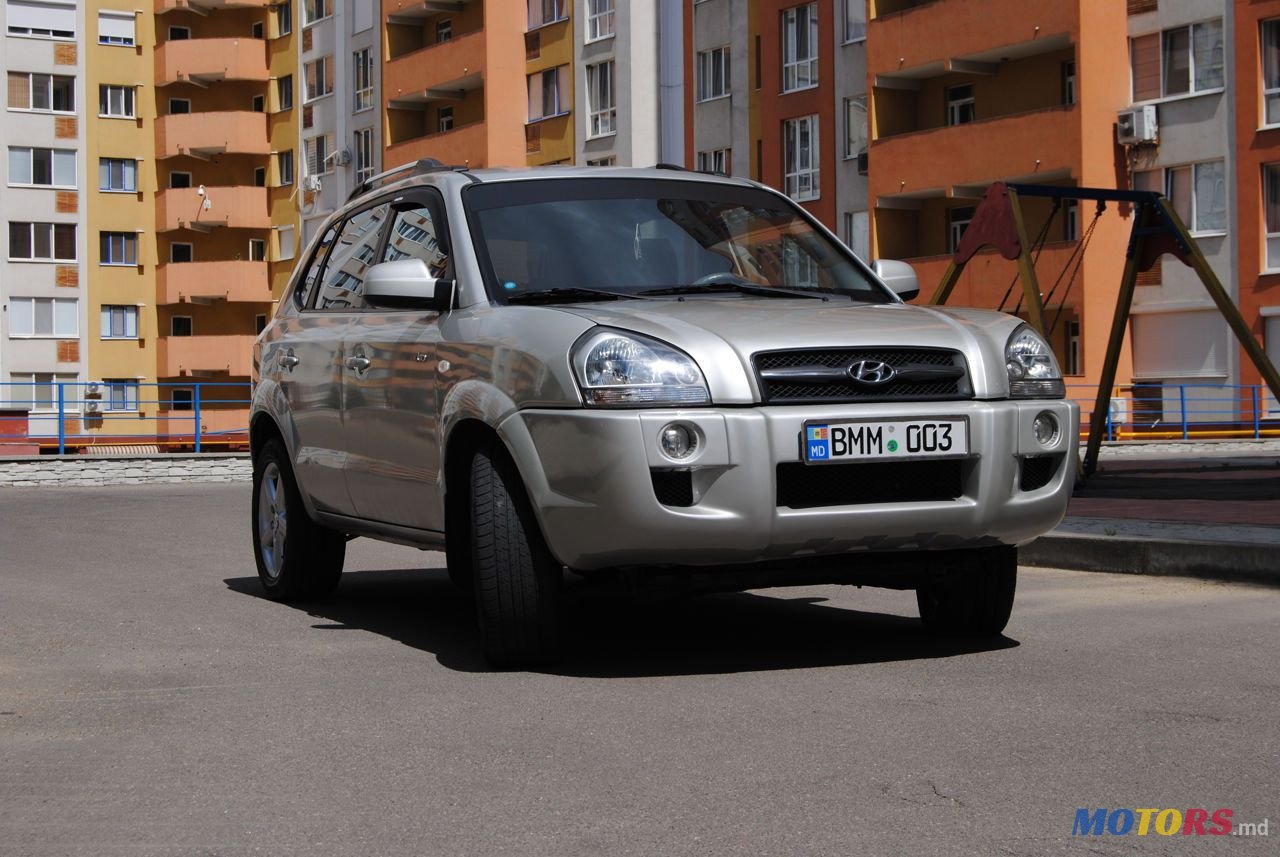 2008' Hyundai Tucson photo #2