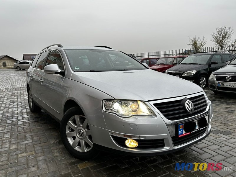 2009' Volkswagen Passat photo #1