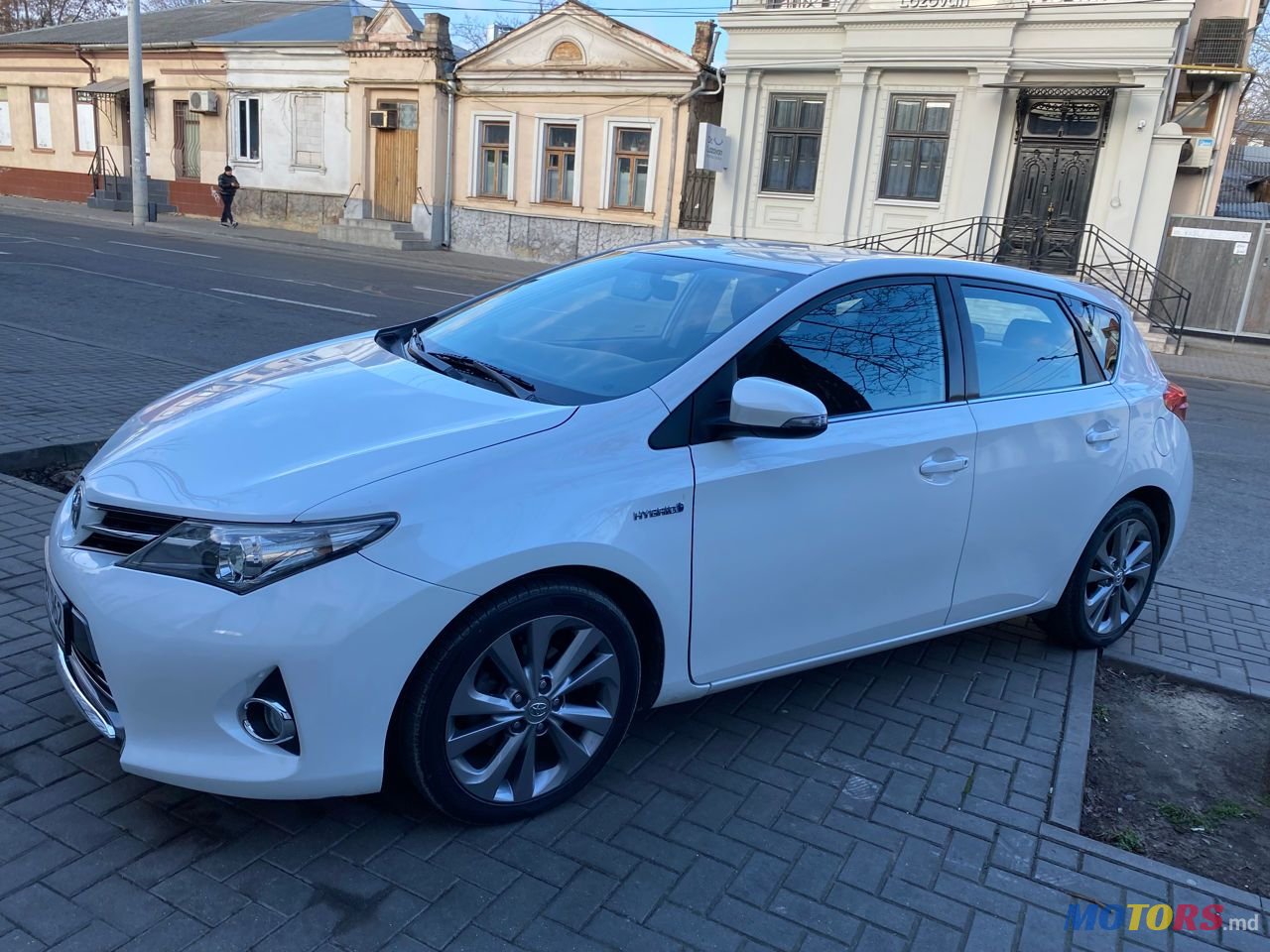 2013' Toyota Auris photo #1