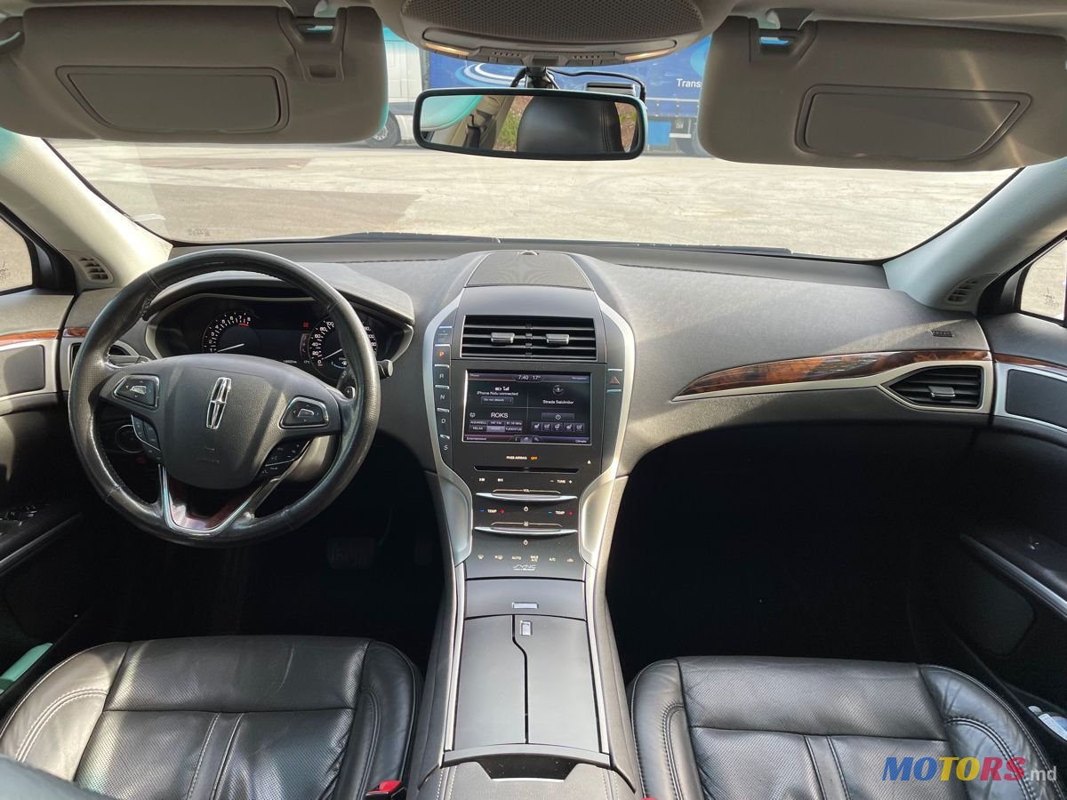 2014' Lincoln MKZ photo #3