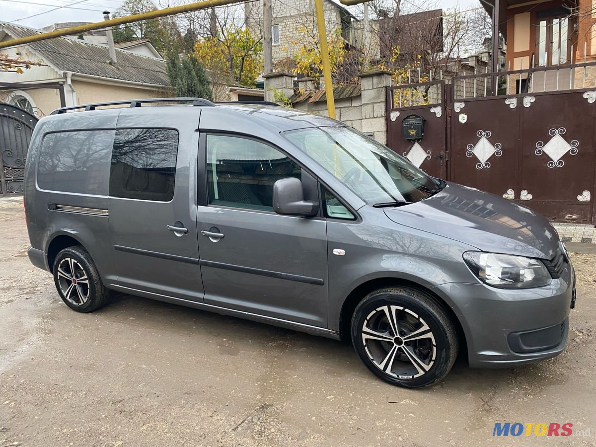 2011' Volkswagen Caddy photo #3