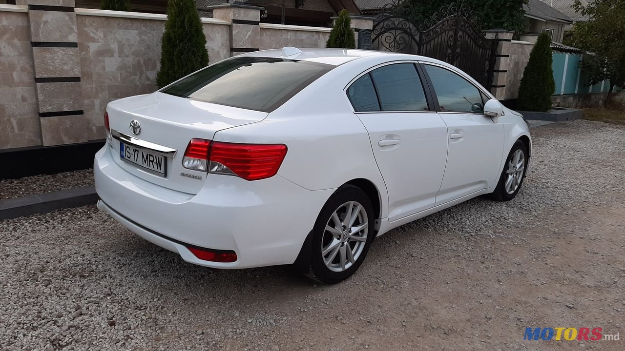 2012' Toyota Avensis photo #2