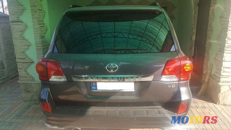 2014' Toyota Land Cruiser photo #1