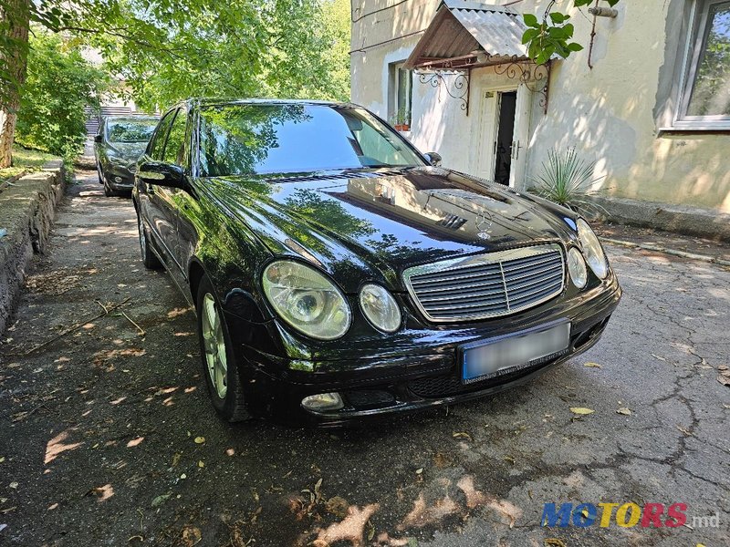 2005' Mercedes-Benz E-Class photo #1