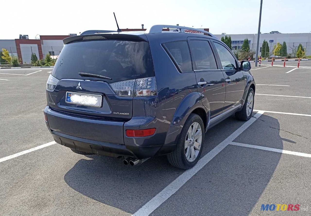 2007' Mitsubishi Outlander photo #2