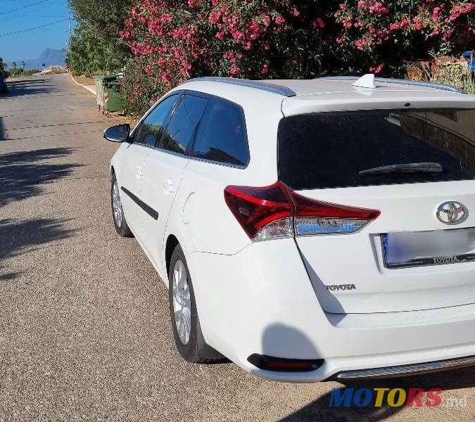 2015' Toyota Auris photo #2