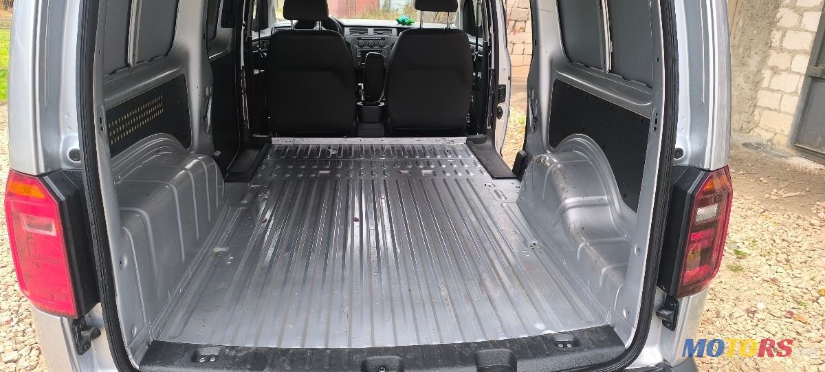 2015' Volkswagen Caddy photo #5