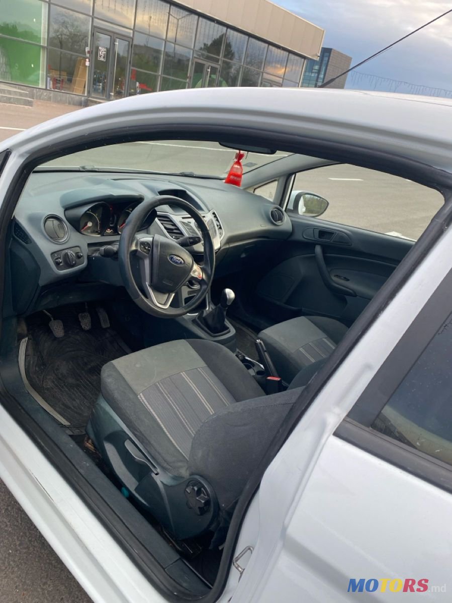 2009' Ford Fiesta photo #6