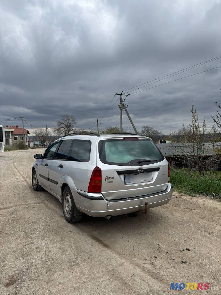 2004' Ford Focus photo #4