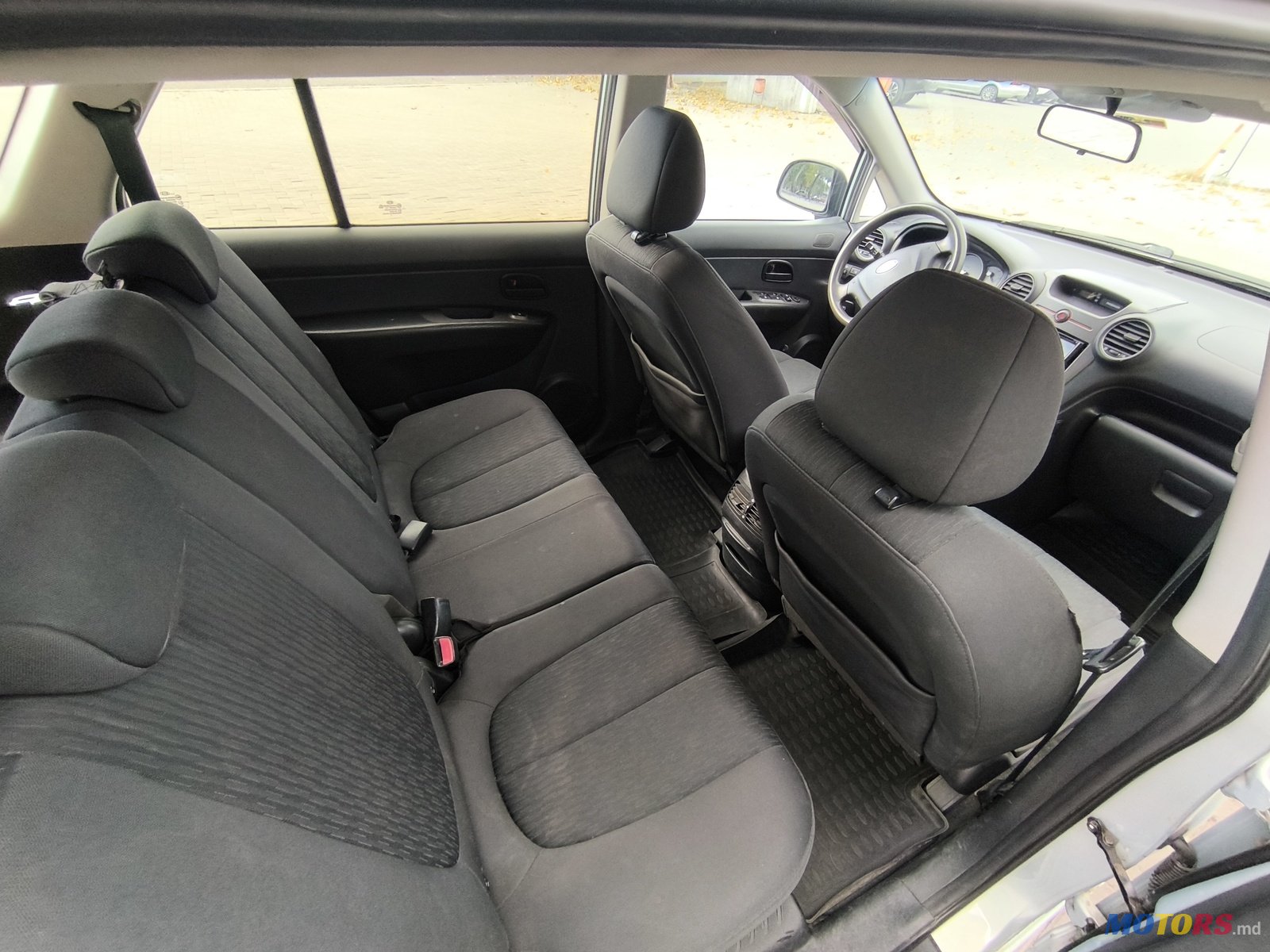 2006' Kia Carens photo #5