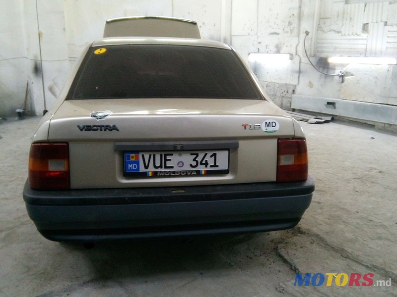 1991' Opel Vectra A photo #1